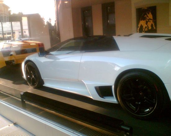 Name: Lamborghini_Murcielago_LP_640.jpg Größe: 1280x1024 Dateigröße: 142613 Bytes
