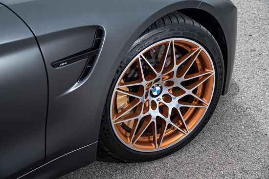 Name: P90215469_highRes_the-new-bmw-m4-gts-0.jpg Größe: 1920x1280 Dateigröße: 439913 Bytes