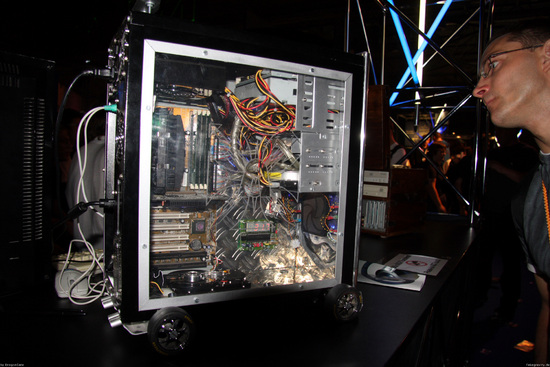 Name: games_convention_casemodding_2008_015.JPG Größe: 2000x1333 Dateigröße: 709392 Bytes