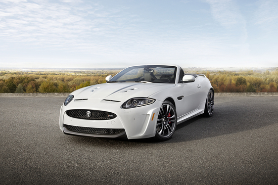 Name: JAGUAR_XKR-S_CONVERTIBLE_02_lt.jpg Größe: 800x533 Dateigröße: 470302 Bytes