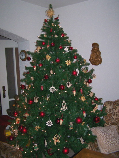 Name: weihnachtsbaum.jpg Größe: 600x800 Dateigröße: 183560 Bytes