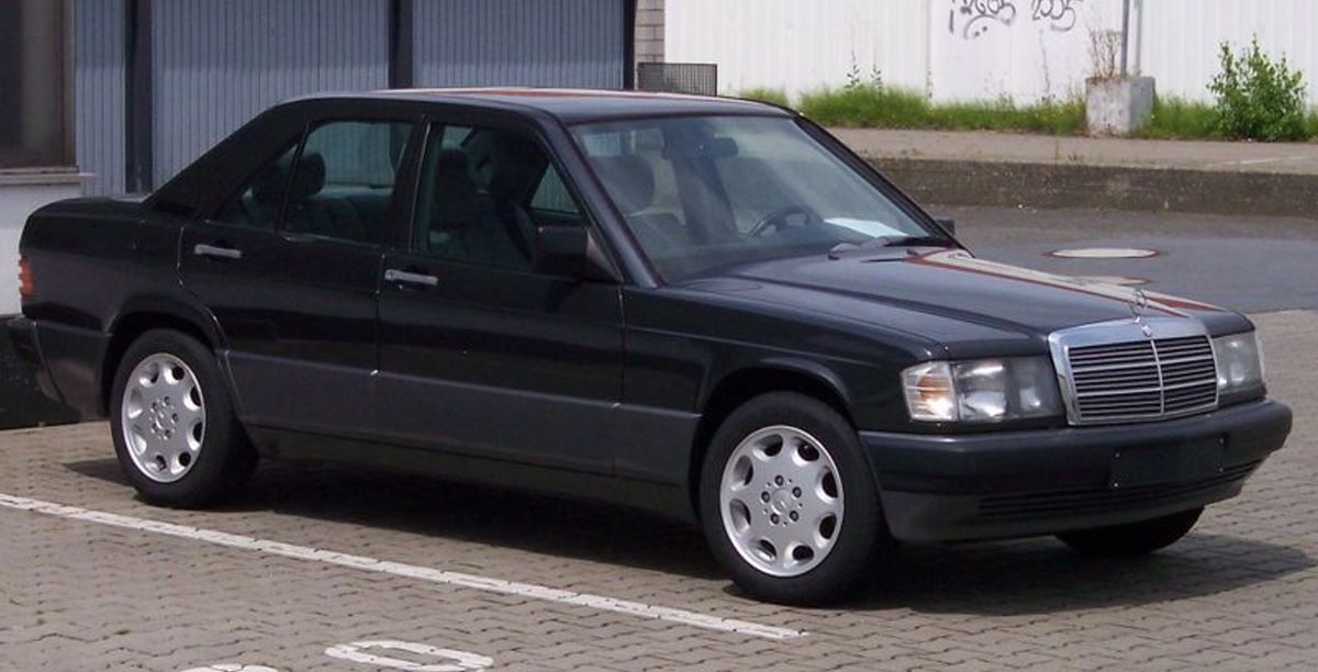 800px Mercedes Benz 190 black vr 