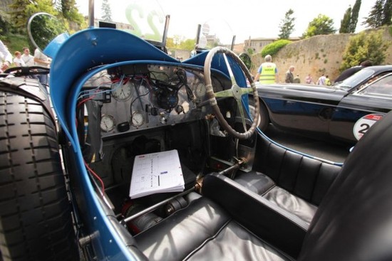 Name: Eng-und-spartanisch-ist-es-im-Cockpit-des-Bugatti-T35-16j7-600x400.jpg Größe: 600x400 Dateigröße: 68396 Bytes