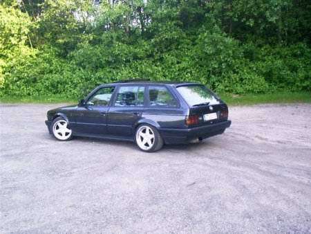 Name: BMW-E30_320i_touring4.jpg Größe: 450x338 Dateigröße: 30470 Bytes