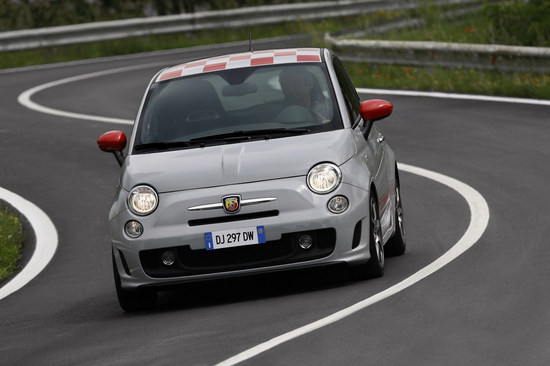 Name: Fiat_500_Abarth_OE_3.jpg Größe: 1600x1066 Dateigröße: 320336 Bytes