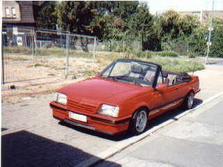 Name: Opel-Ascona_C_18_E_Cabrio.jpg Größe: 320x240 Dateigröße: 19071 Bytes