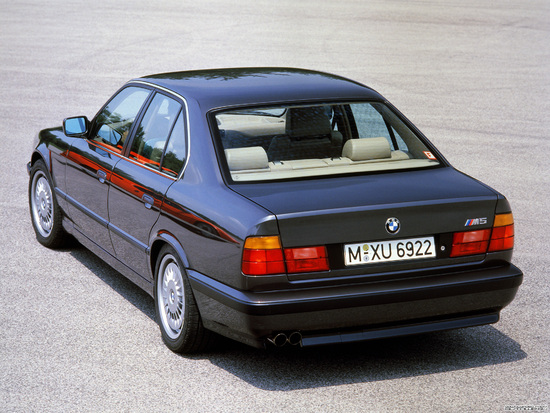 Name: autowpru_bmw_m5_sedan_25.jpg Größe: 2048x1536 Dateigröße: 1473935 Bytes