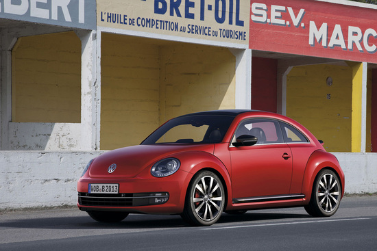 Name: 2012-Volkswagen-Beetle-in-red-exterior-11.jpg Größe: 1280x853 Dateigröße: 393419 Bytes