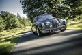 Youngtimer + Oldtimer - Zwei legendäre Fahrzeuge von Jaguar Land Rover feiern Jubiläum