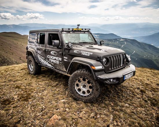 Name: delta4x4_Jeep_Wrangler_Rubicon_Cooper_Andorra_Mountain_Grass.jpg Größe: 1248x998 Dateigröße: 351260 Bytes