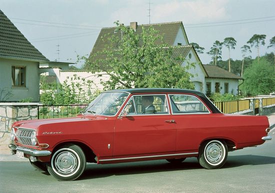 Name: 1963-Opel-Rekord-Coupe-22938.JPG Größe: 1543x1080 Dateigröße: 385109 Bytes