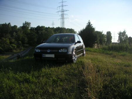 Name: VW-Golf_4_25_jahre_GTI8.jpg Größe: 450x337 Dateigröße: 40749 Bytes