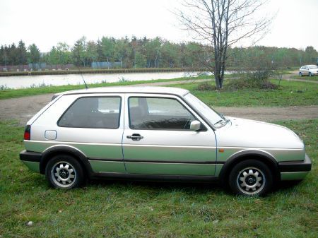 Name: VW-Golf_220.jpg Größe: 450x337 Dateigröße: 50355 Bytes