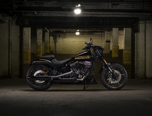 Name: Harley-Davidson-CVO-Pro-Street-Breakouta-112138-522x400.jpg Größe: 522x400 Dateigröße: 42983 Bytes