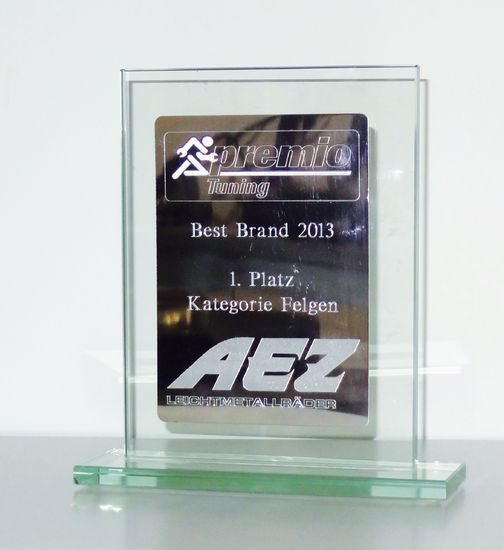 Name: AEZ_Gewinner_Premio_Tuning_Award_Pokal.jpg Größe: 2346x2562 Dateigröße: 409687 Bytes