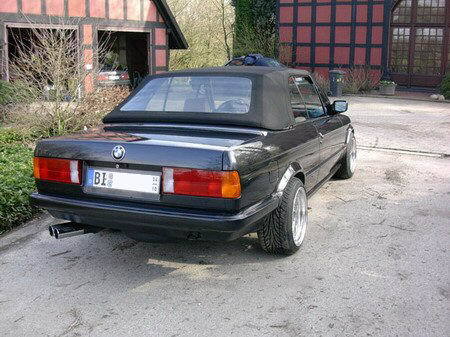 Name: BMW-e30_325i_Cabrio5.jpg Größe: 450x337 Dateigröße: 59107 Bytes