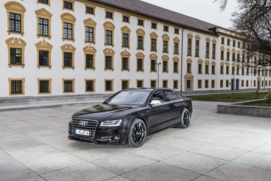 Name: ABT_S8_675HP_004.jpg Größe: 3000x2000 Dateigröße: 4021086 Bytes