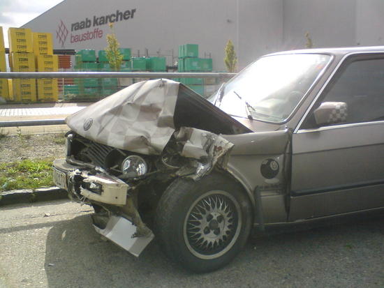 Name: killedbmw300013.JPG Größe: 1632x1224 Dateigröße: 260097 Bytes