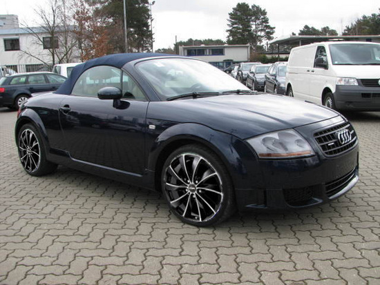 Name: Audi_TT_mit_Rial_Lugano.jpg Größe: 640x480 Dateigröße: 132873 Bytes