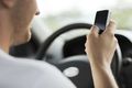 Recht + Verkehr + Versicherung - Handy am Steuer: Junge Leute liegen vorn