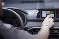 Car-Hifi + Car-Connectivity - Dacia integriert das Smartphone