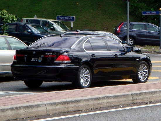 Name: JDU3-BMW730Li.jpg Größe: 640x480 Dateigröße: 111250 Bytes