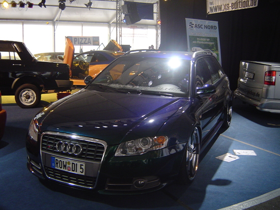 Name: Audi_A4_Avant_.JPG Größe: 2048x1536 Dateigröße: 1343141 Bytes