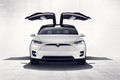 Elektro + Hybrid Antrieb - Tesla Model X: Mit Flügeltüren und Biowaffen-Button