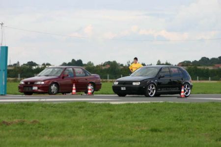 Name: Opel-Vectra_turbo_4x41.jpg Größe: 450x300 Dateigröße: 19880 Bytes