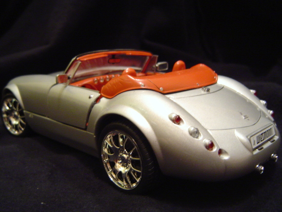 Name: Wiesmann_Roadster_3.JPG Größe: 2048x1536 Dateigröße: 1264267 Bytes