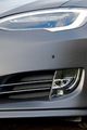 Auto - Ein Tesla Model S im Carbon-Kleid