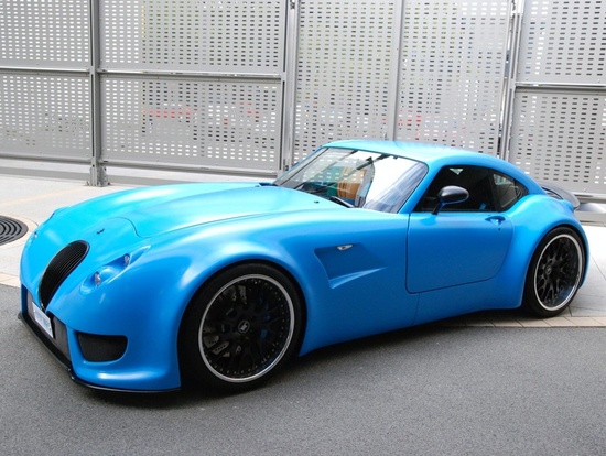 Name: wiesmann_gt_mf_5.jpg Größe: 800x602 Dateigröße: 215860 Bytes