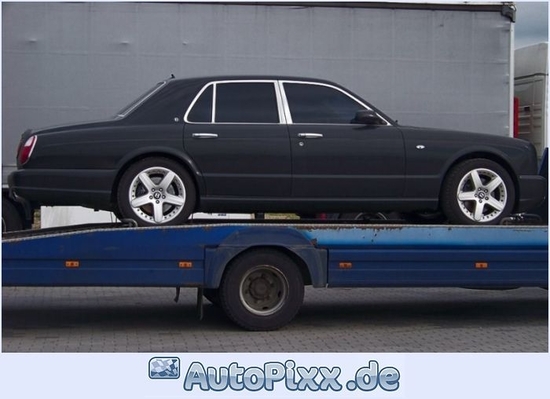 Name: bentley-arnage-.jpg Größe: 700x508 Dateigröße: 111899 Bytes