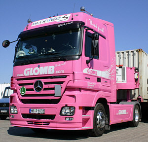 Name: bluetec_5_actros.jpg Größe: 300x288 Dateigröße: 33339 Bytes