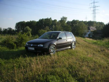 Name: VW-Golf_4_25_jahre_GTI7.jpg Größe: 450x337 Dateigröße: 44370 Bytes