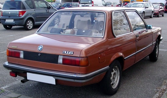 Name: BMW_E21_3er_19751983.jpg Größe: 1530x900 Dateigröße: 323631 Bytes