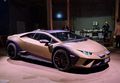 Luxus + Supersportwagen - Lamborghini Huracan Sterrato fährt 