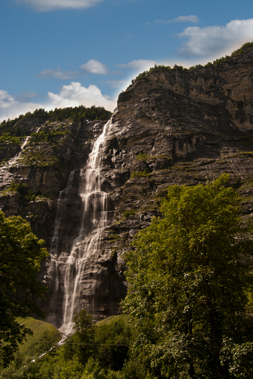 Name: Wasserfall1.jpg Größe: 1600x2390 Dateigröße: 3861360 Bytes