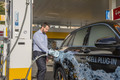 Auto - Neue Wasserstoff-Tankstellen in Süddeutschland