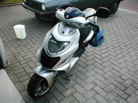 Name: Scooter-getunt17.jpg Größe: 450x337 Dateigröße: 38967 Bytes