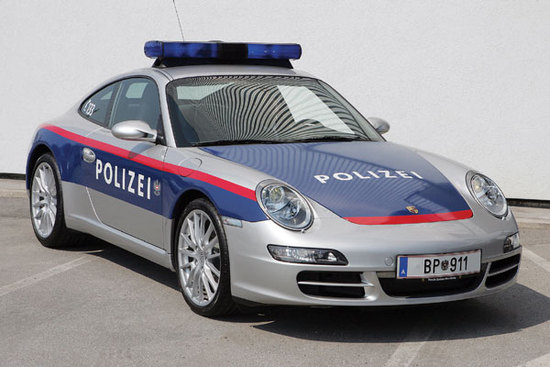 Name: Polizei-Porsche-911-vorne_high.jpg Größe: 600x400 Dateigröße: 53161 Bytes