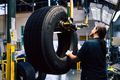 Felgen + Reifen - 100 Jahre Reifen-Runderneuerung bei Michelin