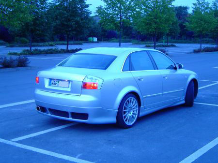 Name: Audi-A4_8e1.jpg Größe: 450x337 Dateigröße: 46850 Bytes