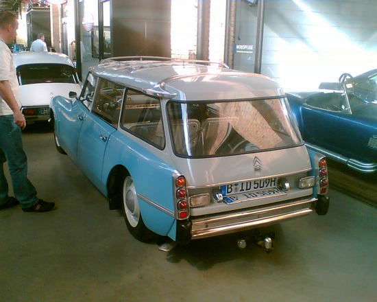 Name: Citroen_ID_Kombi.jpg Größe: 1280x1024 Dateigröße: 346609 Bytes