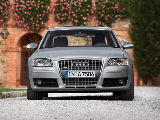 Name: 2006-Audi-S8-F-Speed-1600x1200.jpg Größe: 1600x1200 Dateigröße: 421560 Bytes