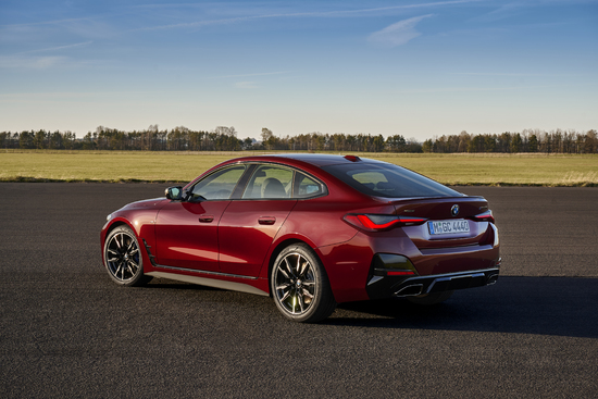 Name: P90424649_highRes_the-all-new-bmw-m440.jpg Größe: 4961x3307 Dateigröße: 12214050 Bytes