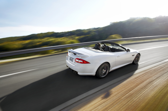 Name: JAGUAR_XKR-S_CONVERTIBLE_05_lt.jpg Größe: 800x533 Dateigröße: 342204 Bytes