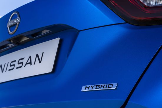 Name: Nissan_Juke_Hybrid_Blue_detail_05.JPG Größe: 1920x1280 Dateigröße: 164344 Bytes