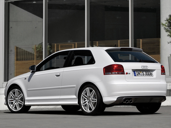 Name: Audi-S3_2007_1600x1200_wallpaper_0e.jpg Größe: 640x480 Dateigröße: 191617 Bytes