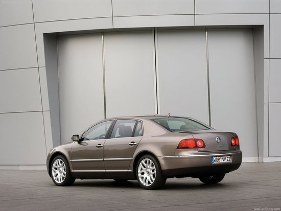 Name: Volkswagen-Phaeton_2009_1024x768_wallpaper_06.jpg Größe: 1024x768 Dateigröße: 87479 Bytes